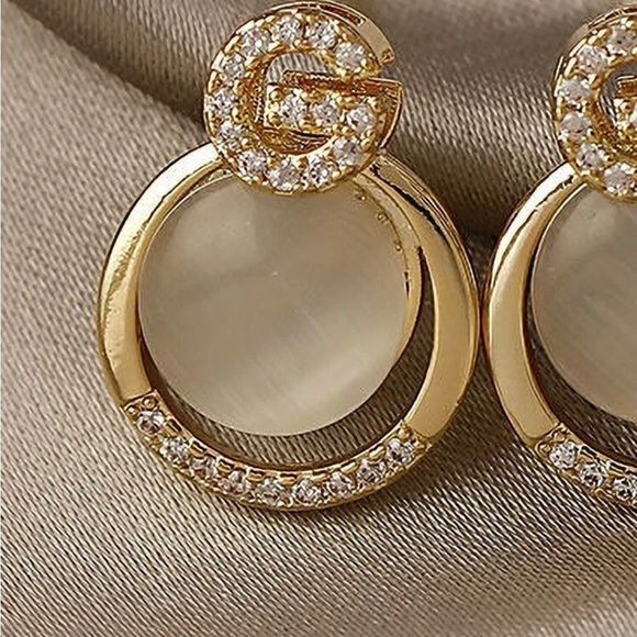 Luxury Rhinestone G Circle Drop Earrings - Picture 5 of 11